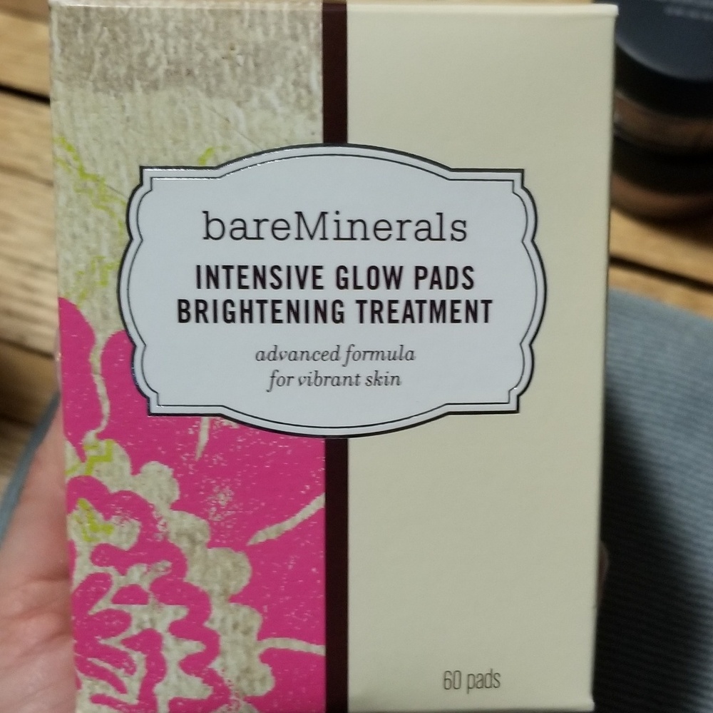 BareMinerals Glow Pads